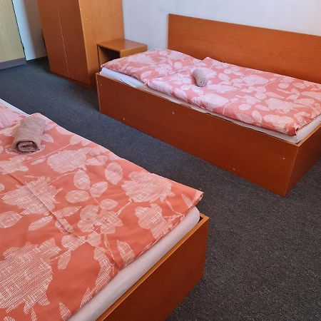 Penzion Olympia Banska Bystrica Bagian luar foto