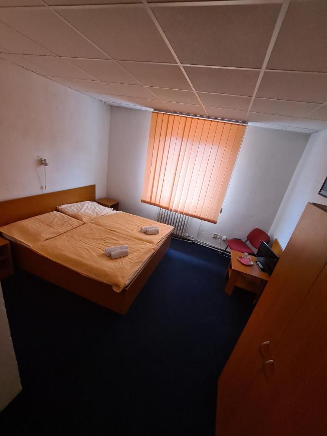 Penzion Olympia Banska Bystrica Bagian luar foto