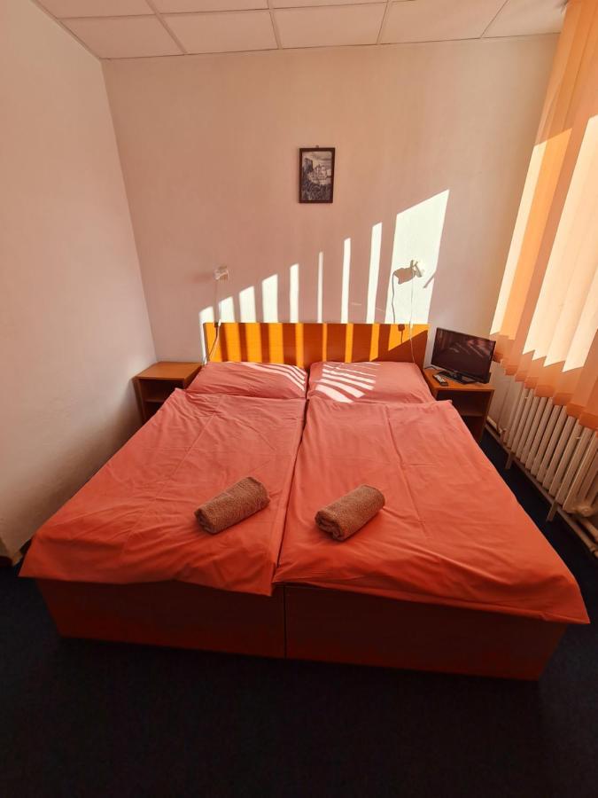 Penzion Olympia Banska Bystrica Bagian luar foto