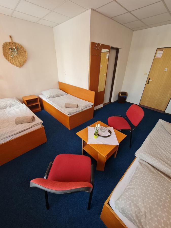 Penzion Olympia Banska Bystrica Bagian luar foto