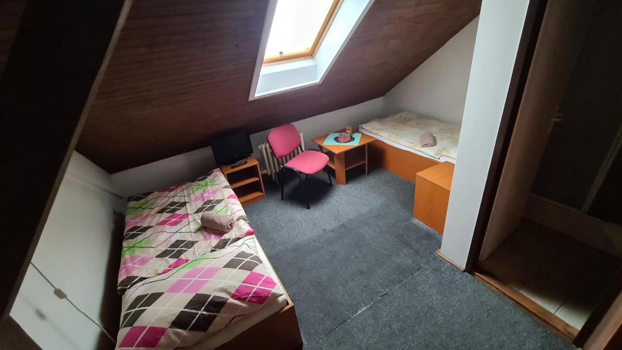 Penzion Olympia Banska Bystrica Bagian luar foto